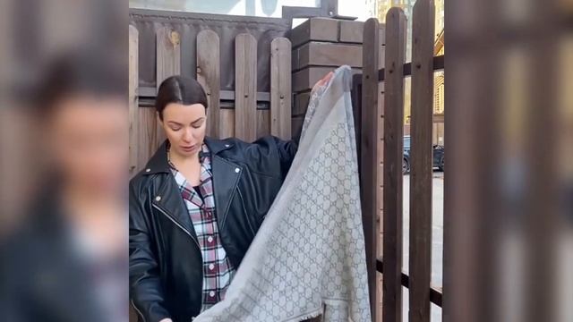 Обзор шарфов и палантинов от Gucci и Burberry / Как красиво завязать шарф?