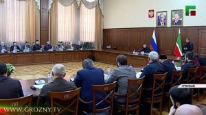 Магомед Даудов провел совещание с министрами и руководителями ведомств ЧР