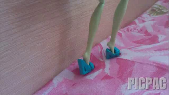 Почему я смотрю скарлет холс? Участник моня ня. смотреть онлайн