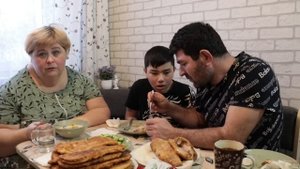 Мукбанг (вкусный обед)