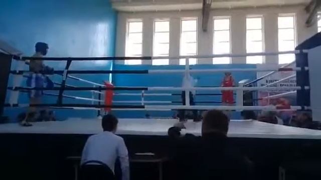 Турнир в агадыре. В синем углу Избасаров Мухаммедали( Караганда-сорт), в красном боксер с агадыря