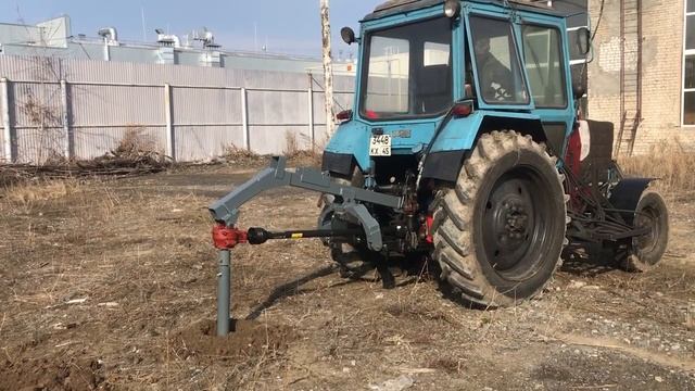 Пример работы буровой установки с приводом от ВОМ для МТЗ 82 - навесное оборудование для спецтехник смотреть онлайн