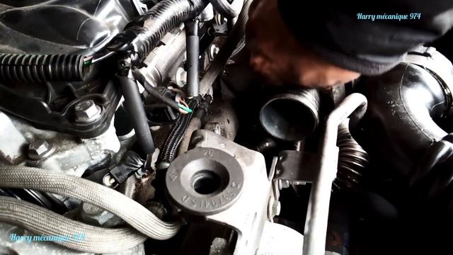 Vanne EGR 2.0 DCI M9R Renault Nissan, démonter et nettoyer ! смотреть онлайн