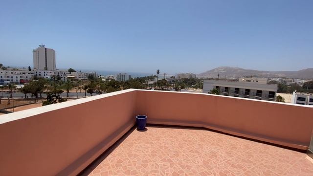 Отдых на крыше отеля в Агадире (Марокко) смотреть онлайн