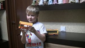 ЛЕГО ШКОЛЬНЫЙ АВТОБУС.Обзор лего автобуса и остановки на канале Сумики.