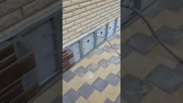ОБШИВАЮ ЦОКОЛЬ ДОМА САЙДИНГОМ!