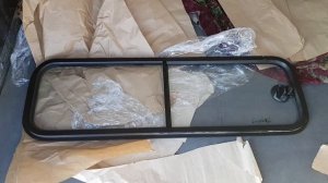 Форточка в перегородку вито и газель