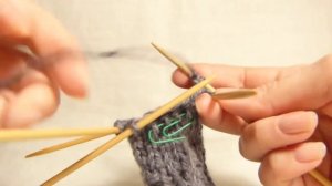 Вязание варежек на 5 спицах для начинающих пошаговое описание / How to knit mittens - video tutoria