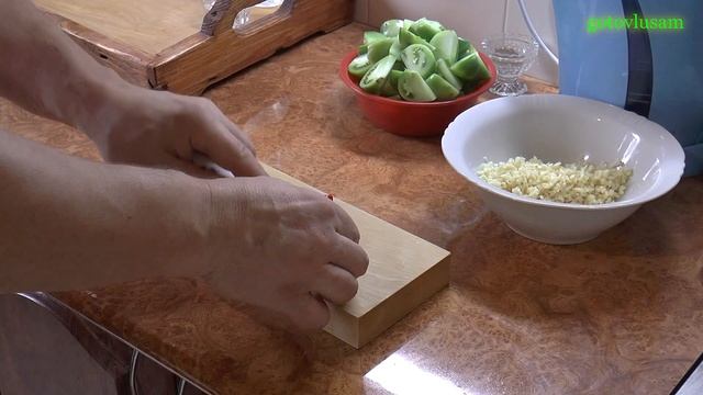 Зелёные помидоры дольками на зиму / Green tomatoes wedges for the winter