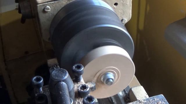 Токарь? Нет. Столяр! Обработка дерева на токарном станке ТВ-4 смотреть онлайн