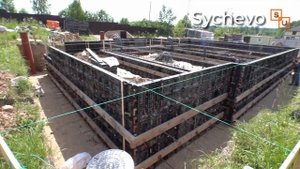 Опалубка и заливка ленты фундамента на проекте Сумароково в Сычево