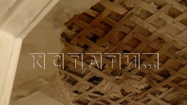 Радость жителей от реконструкции дома охладили потоки воды, которые протопили дом с крыши до 1 этаж смотреть онлайн