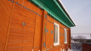 Забор из ПЭТ пластика зимой в морозы