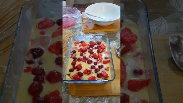 Ягодный пирог с замороженными ягодами или свежими фруктами. 🍒🍓🍒  Рецепт в описании. 😋