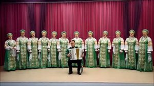 "Красавица Волга"  "Народный самодеятельный коллектив" хор русской песни им. Е. Тюрина