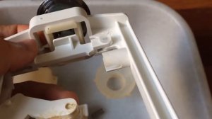 Как починить кнопку унитаза / How to fix toilet pan button Roca