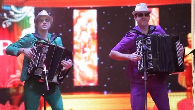 Баянисты на праздник. Дуэт Joker 2014 -"Реальный Хит" смотреть онлайн