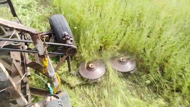 РОТОРНАЯ КОСИЛКА НА МИНИТРАКТОР в работе! смотреть онлайн