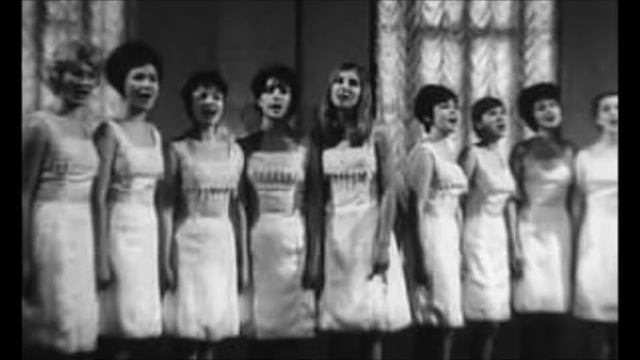 Тече вода каламутна співає ансамбль "Мрія" смотреть онлайн