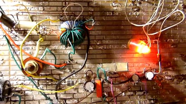 Попытка самозапитки блокинг-генератора :-) смотреть онлайн