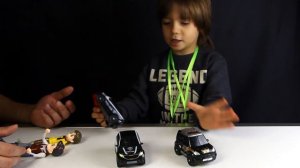 Робот Тобот трансформируется в три полицейские машинки! Лука Босс открывает любимые игрушки!