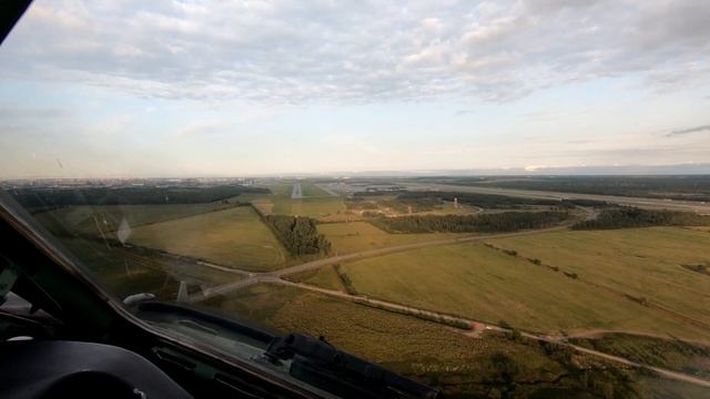 Санкт-Петербург. Заход и посадка из кабины пилота и штурманской кабины смотреть онлайн