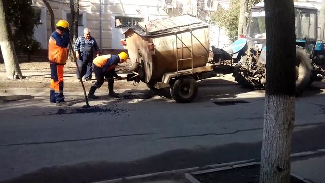 Корова с гудроном на Маяковского смотреть онлайн