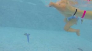 МАЛЫШИ В БАССЕЙНЕ