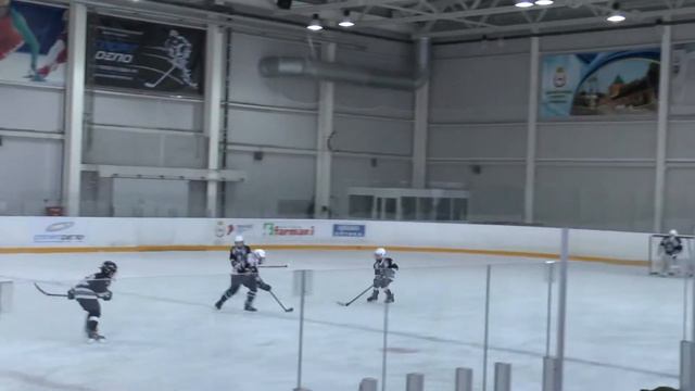 Игра на первенство области. ХК Заречье (Ленинский р-н) - ХК Триумф (п.Володарск) 2 период смотреть онлайн