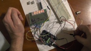 ЧАСЫ С КАЛЕНДАРЁМ НА АРДУИНО. БЕЗ МОДУЛЯ РЕАЛЬНОГО ВРЕМЕНИ. БЕЗ ПРИМЕНЕНИЯ ЗАДЕРЖКИ ВРЕМЕНИ.