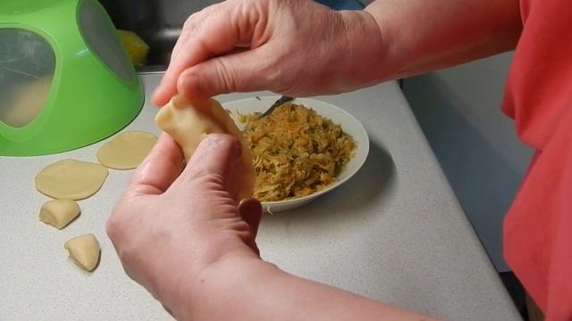 Фигурная защипка вареников смотреть онлайн