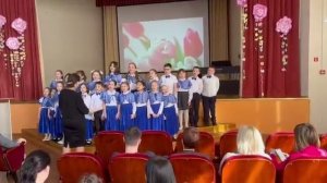 "Это мамин день", музыка Ю.Тугаринова, слова М. Садовского.