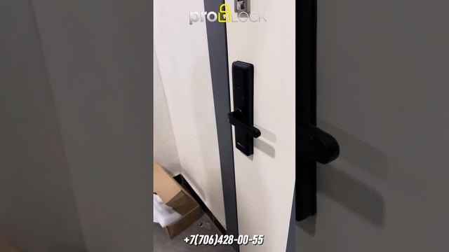 Замок для двери с видео глазком Wi-Fi. Удаленная связь и открытие замка! Возможность посылать парол смотреть онлайн