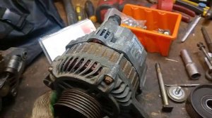 замена генератора 4g63 outlander mitsubishi 2.0l , снимаем через низ