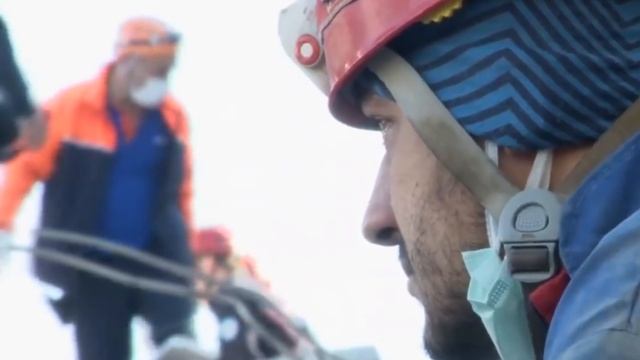 ЗЕМЛЕТРЯСЕНИЕ 6.6 в Измире. Как выжить?  Разрушеный город Турции.