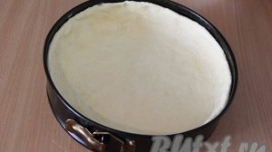 Песочный пирог с творогом и безе