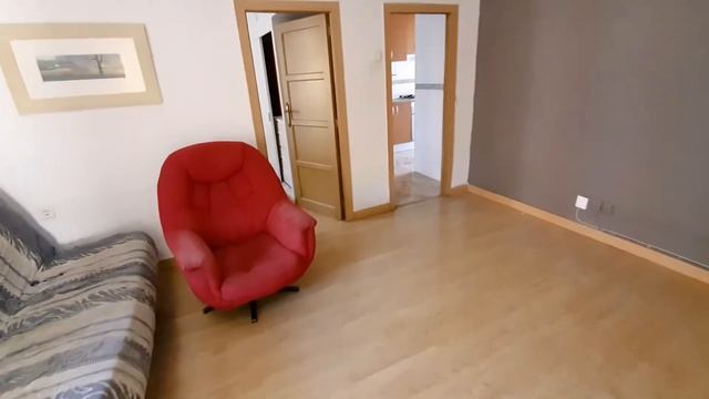 В продаже очень уютная, светлая, угловая квартира в городе Аликанте в районе площади Манила. Балкон