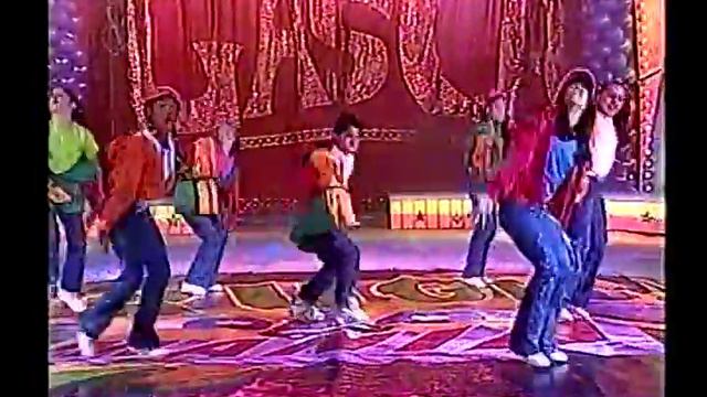 HOLLYWOOD - ALEX, ANTONELLA, YORGELYS, GEORGINA Y REBECA - RUGEMANÍA - EL CLUB DE LOS TIGRITOS смотреть онлайн