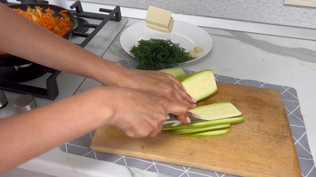 Закуска кабачкова . Намазка на хліб овочева - кабачкова . Страви з кабачка . Кабачок Готуємо кабачк смотреть онлайн