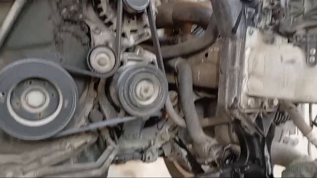 Пытаемся менять балансирные валы на Audi A4 .