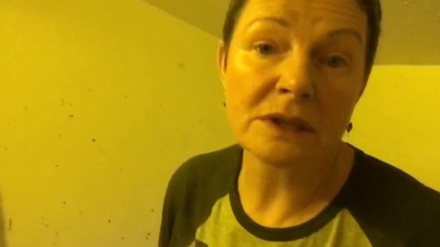 Освещение в курятнике. Как сохранить хорошую яйценоскость зимой.