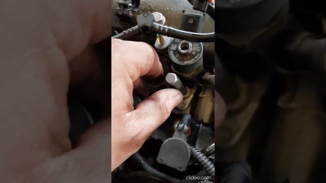 Comment déposer des injecteur et leur bride megane 2 1.9dci смотреть онлайн