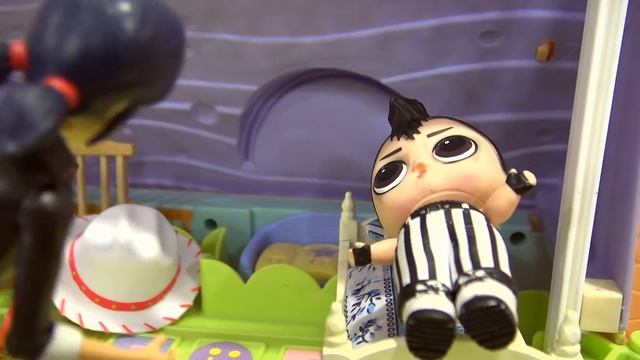 НОВЫЙ ГОД и ПОДАРОК для ЛедиБаг и Антибаг! Эльза и Анна пришли на ПРАЗДНИК! смотреть онлайн