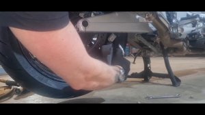 Yamaha 1300 FJR. Как снять заднее колесо .