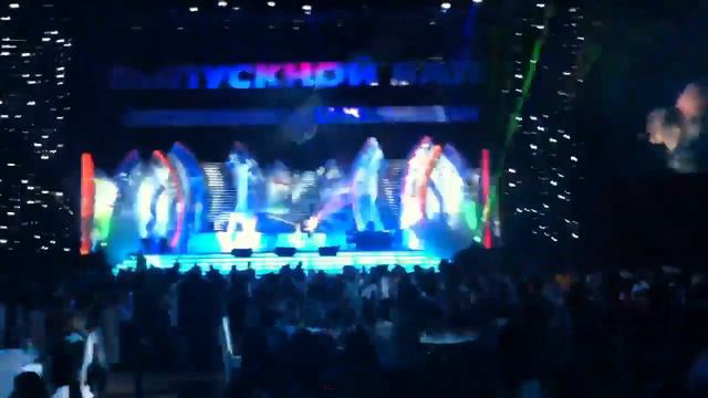 Катя Белоконь (Вельвет) 19.06 на выпускном в Лужниках смотреть онлайн