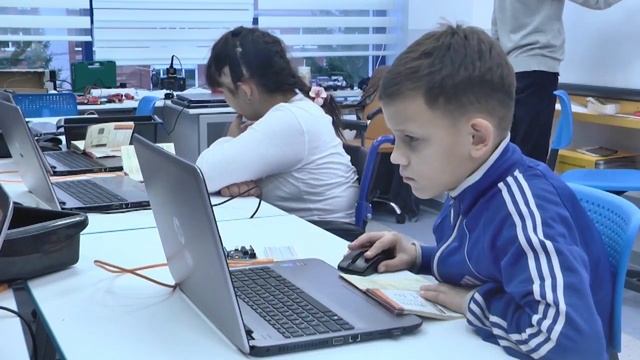 Прямая линия с Главой АМР Айратом Хайруллиным (02 11 17) смотреть онлайн