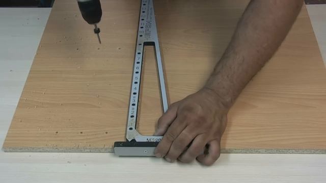 Мебельный кондуктор МК-20 для полкодержателей и стяжек минификс