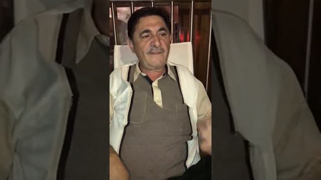 один мужик покупает горилла смотреть онлайн