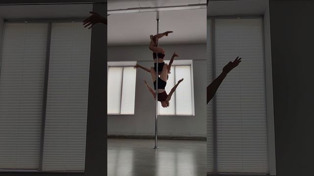 Pole dance duo 20240804