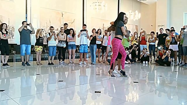 Edo e Alessandra Kizomba Class in Ruse-Bulgaria смотреть онлайн